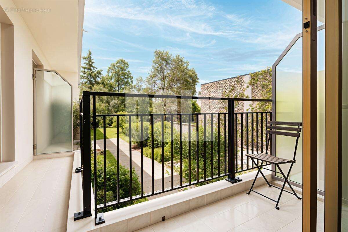 Appartement à NEUILLY-SUR-SEINE