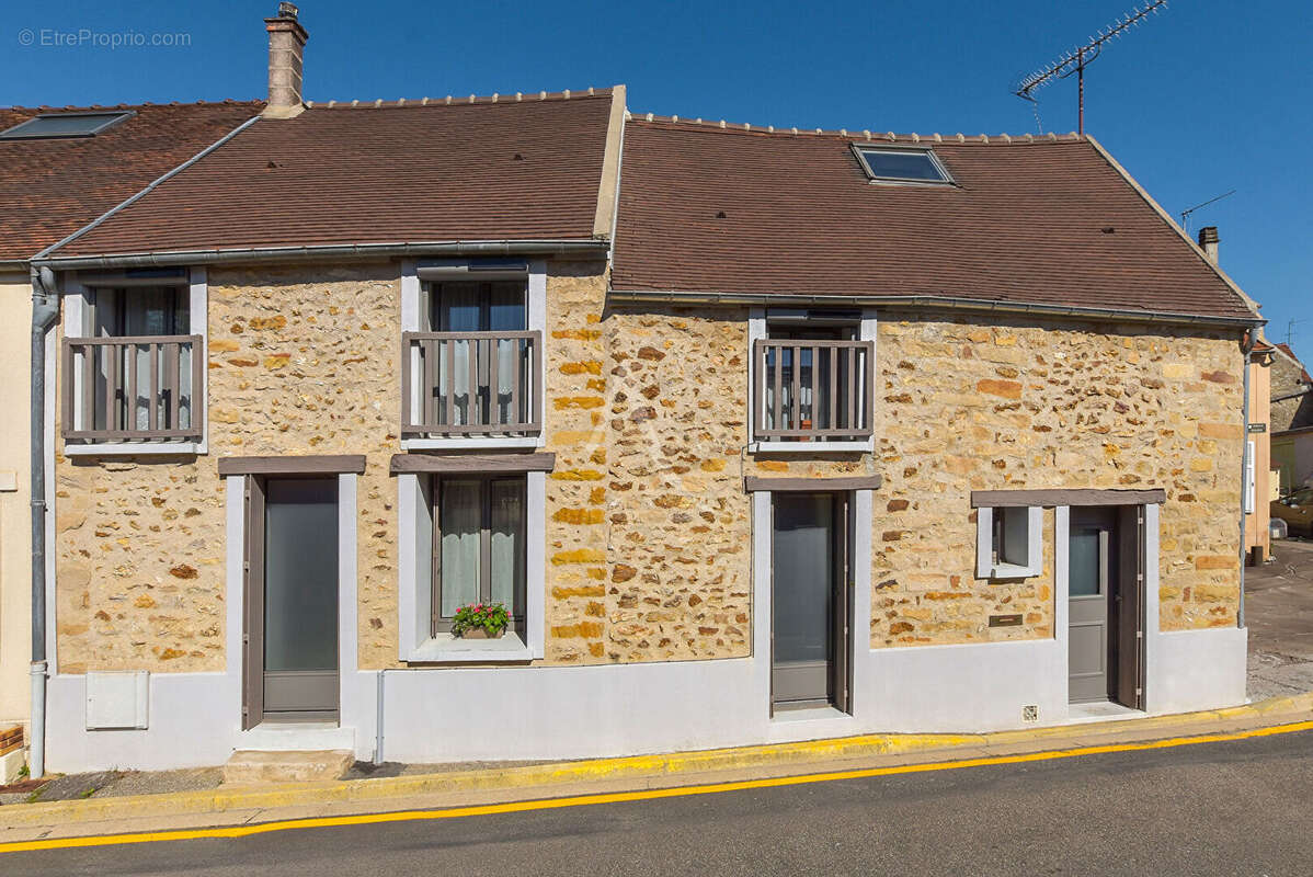 Maison à LE CHATELET-EN-BRIE