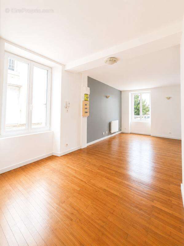 Appartement à LENCLOITRE