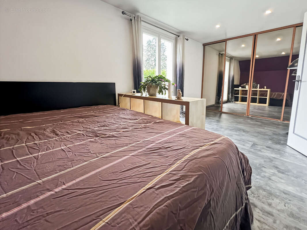 Maison à SAINT-FARGEAU-PONTHIERRY