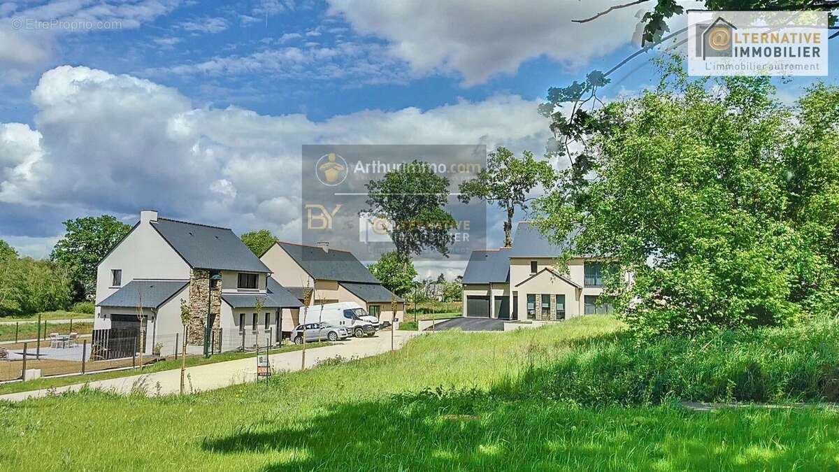 Terrain à LOUVIGNE-DE-BAIS