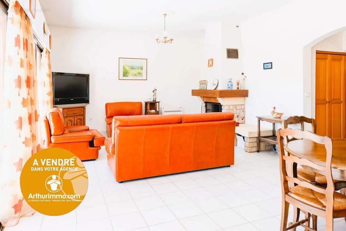 Maison à BORMES-LES-MIMOSAS