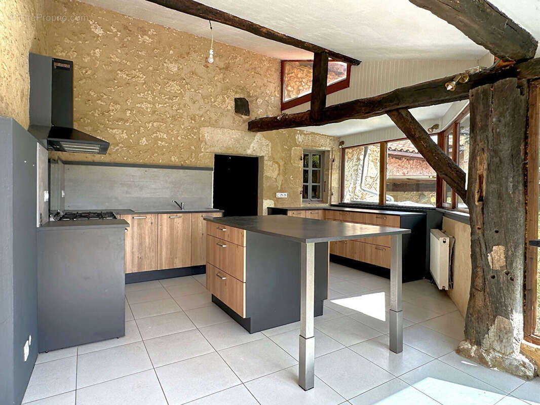 Maison à BEAURONNE