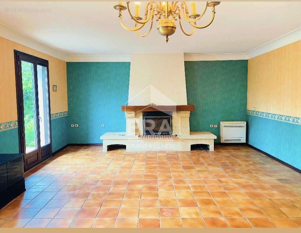 Maison à SERRES-CASTET