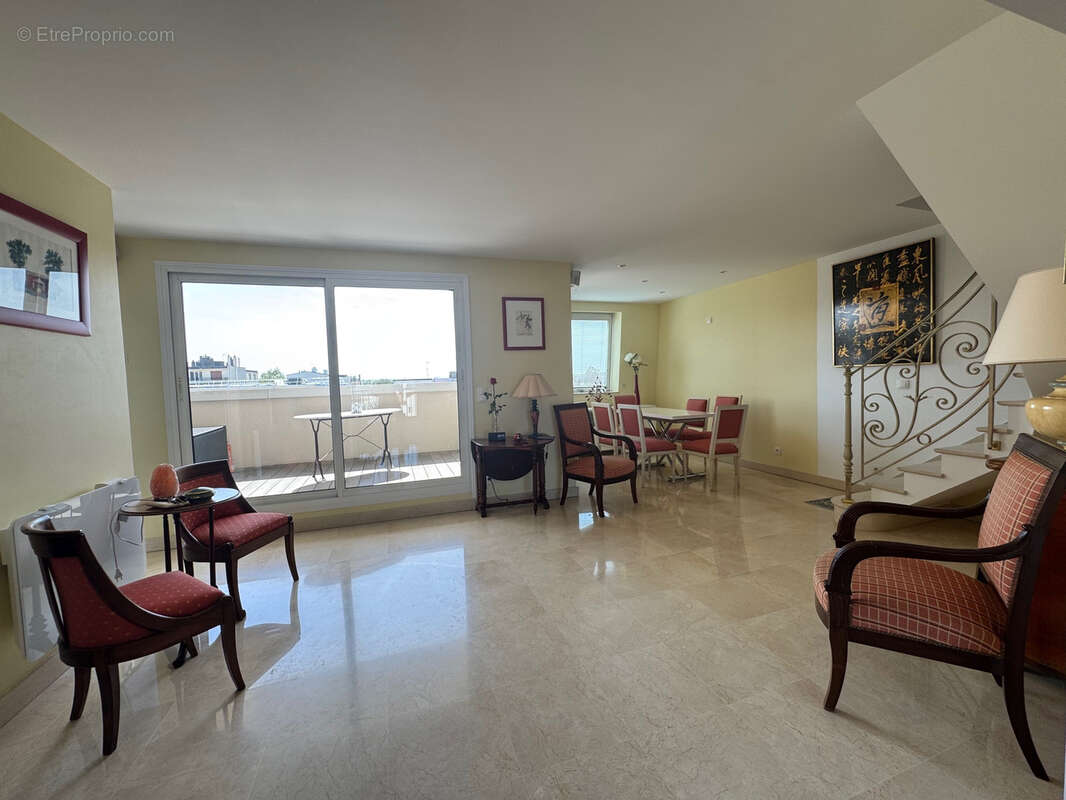 Appartement à SAINT-MAUR-DES-FOSSES