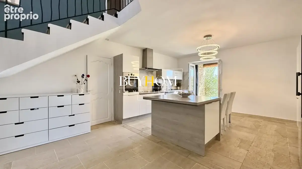 Maison 7 pièces 205 m² à vendre à Cheval-Blanc (84460) - photo 9