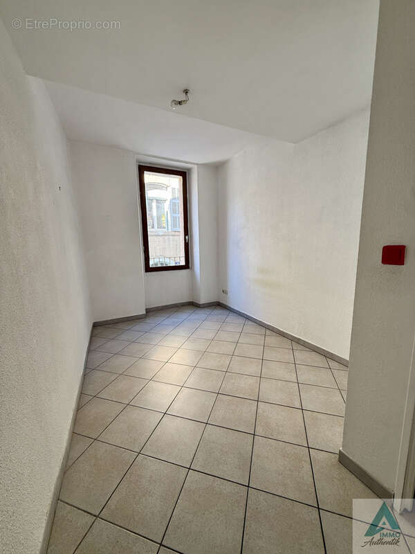 Appartement à ROQUEVAIRE