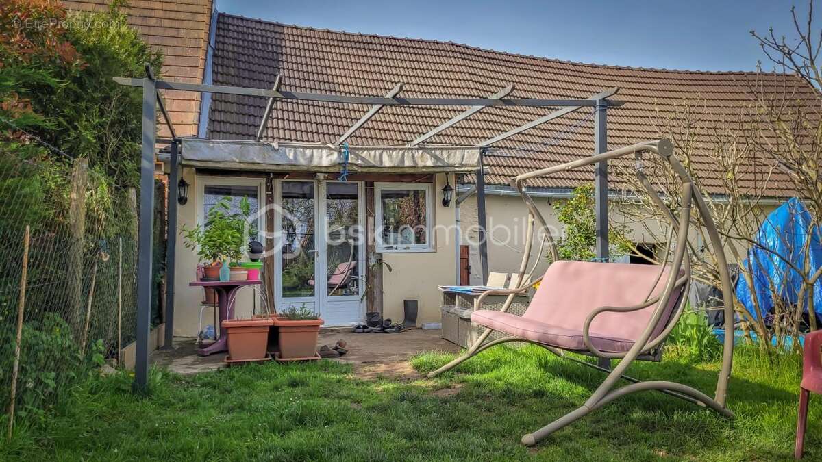 Maison à SAINT-PARIZE-LE-CHATEL