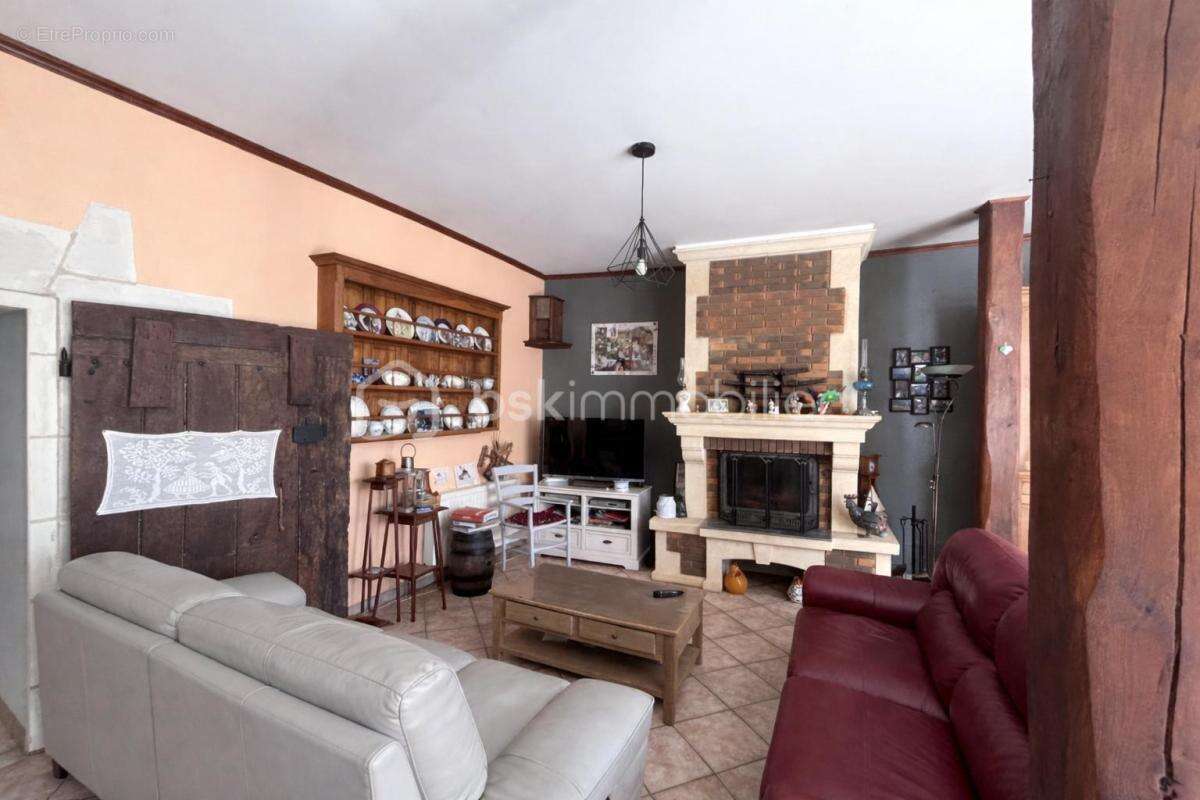  Propriété d’exception aux portes de Sonzay – Charme, volumes et potentiel unique  - photo 6