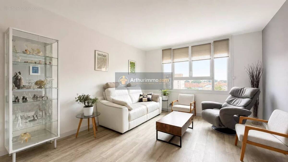 Appartement à FREJUS