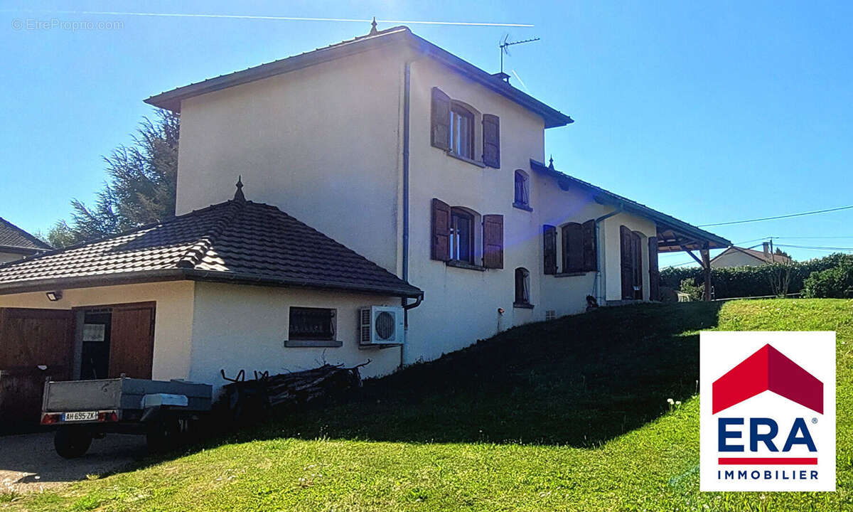 Maison à LA TOUR-DU-PIN