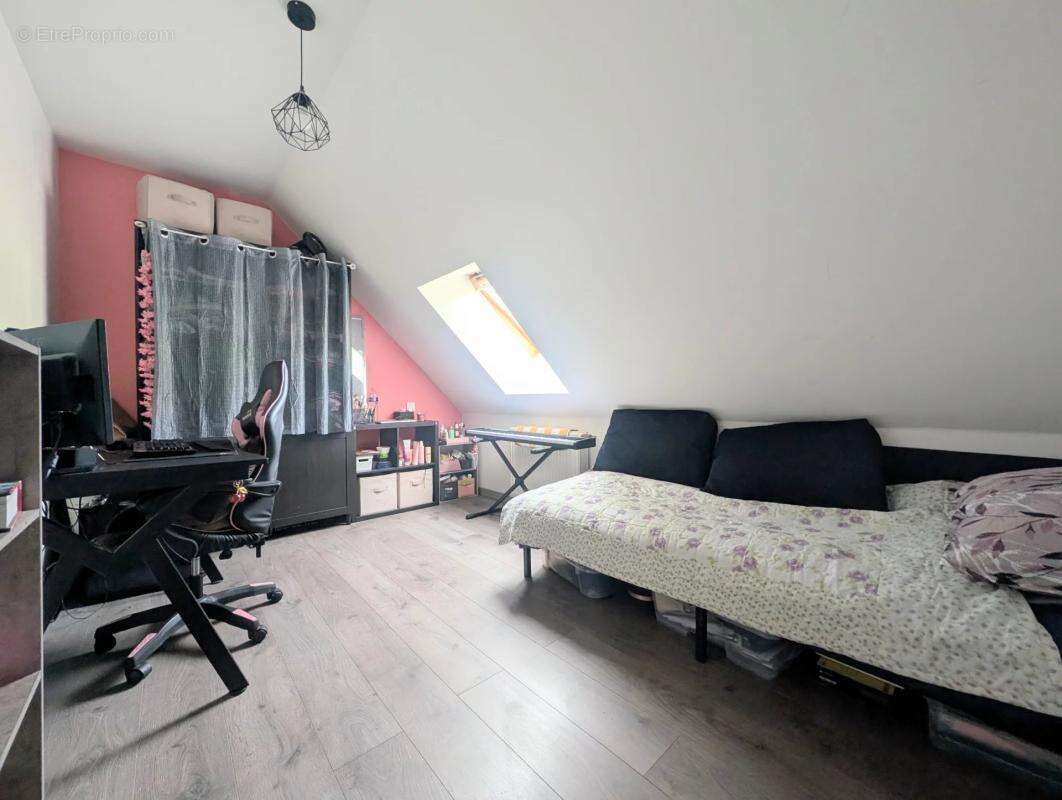 Maison 5 chambres dont 1 plain pied - photo 10