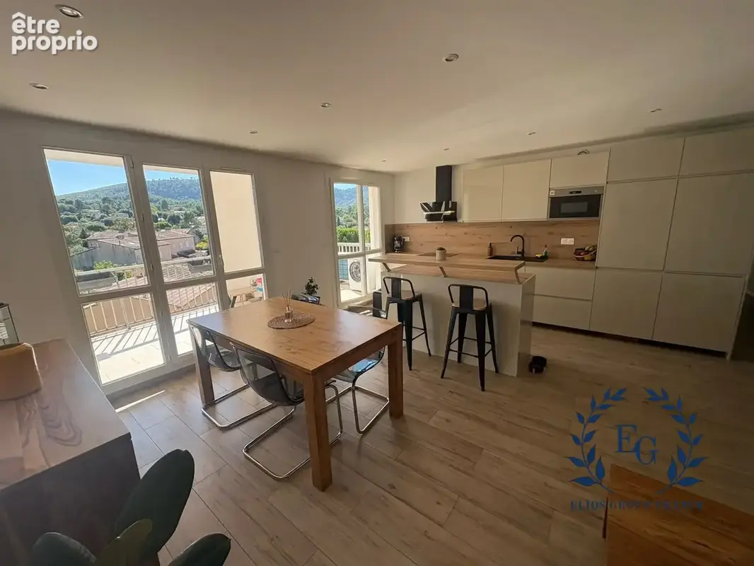 Appartement 4 pièces 76 m² à vendre à Aubagne (13400) - photo 2