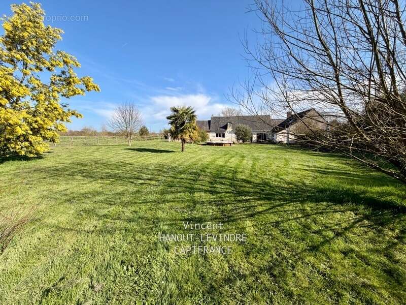 Maison à SOULAIRE-ET-BOURG