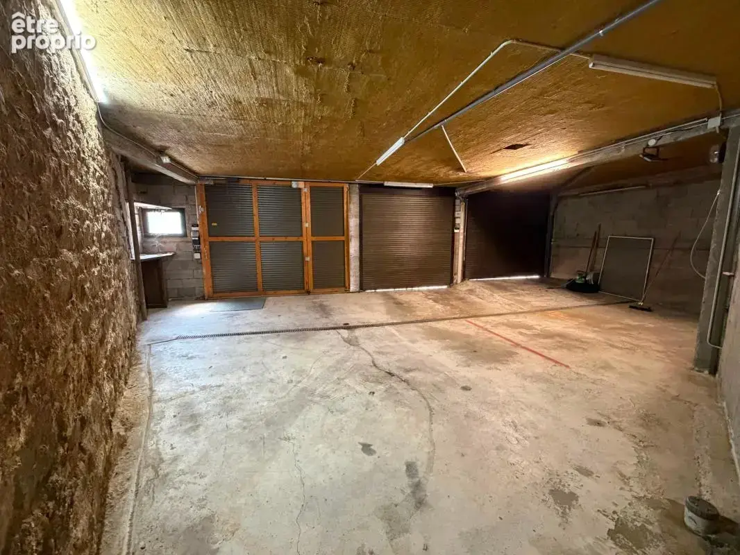 Maison de village - 7 pièces - 4 chambres - garages - terrasse - piscine - photo 12