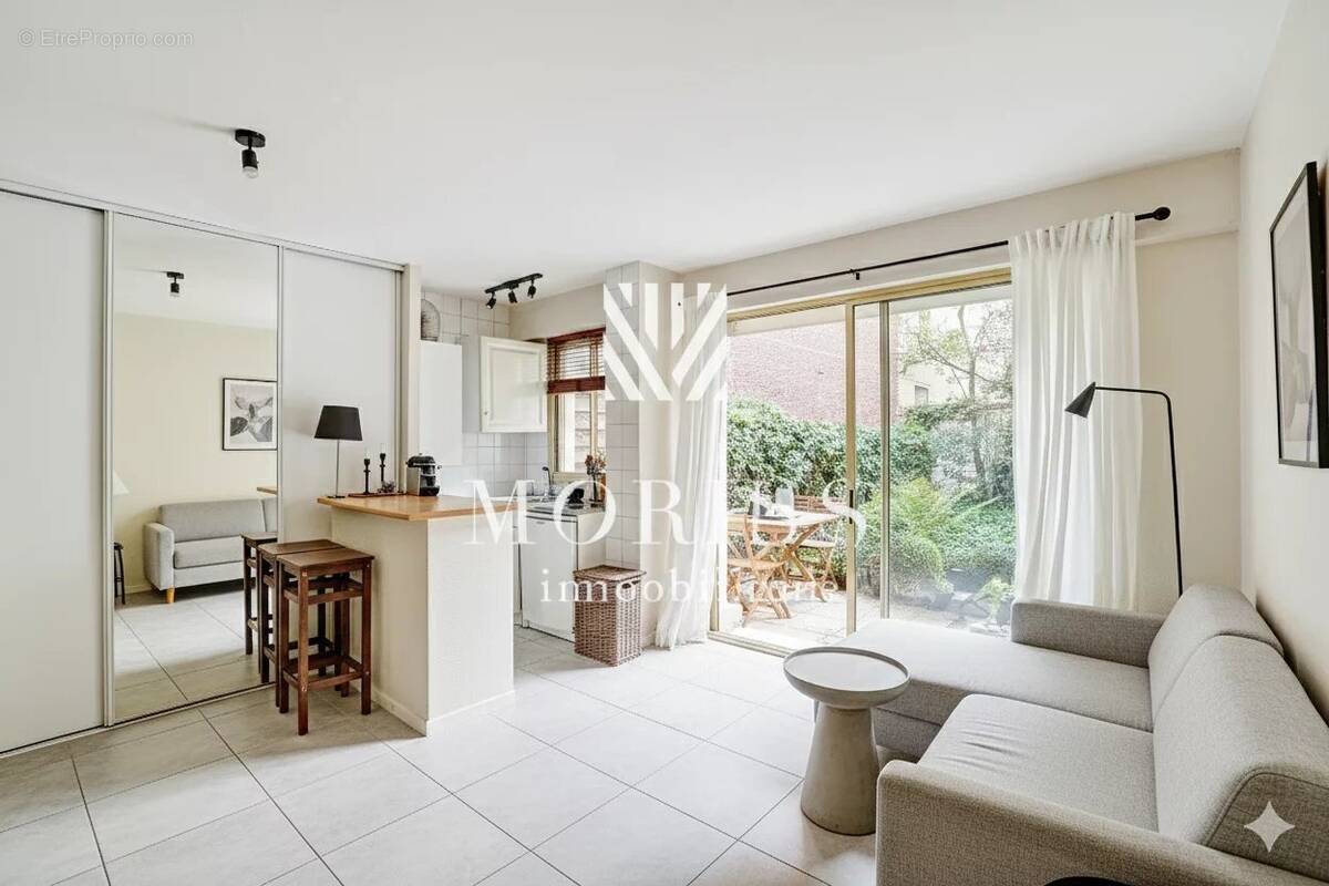 Appartement à COURBEVOIE