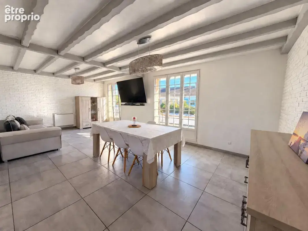 Maison à OYE-PLAGE