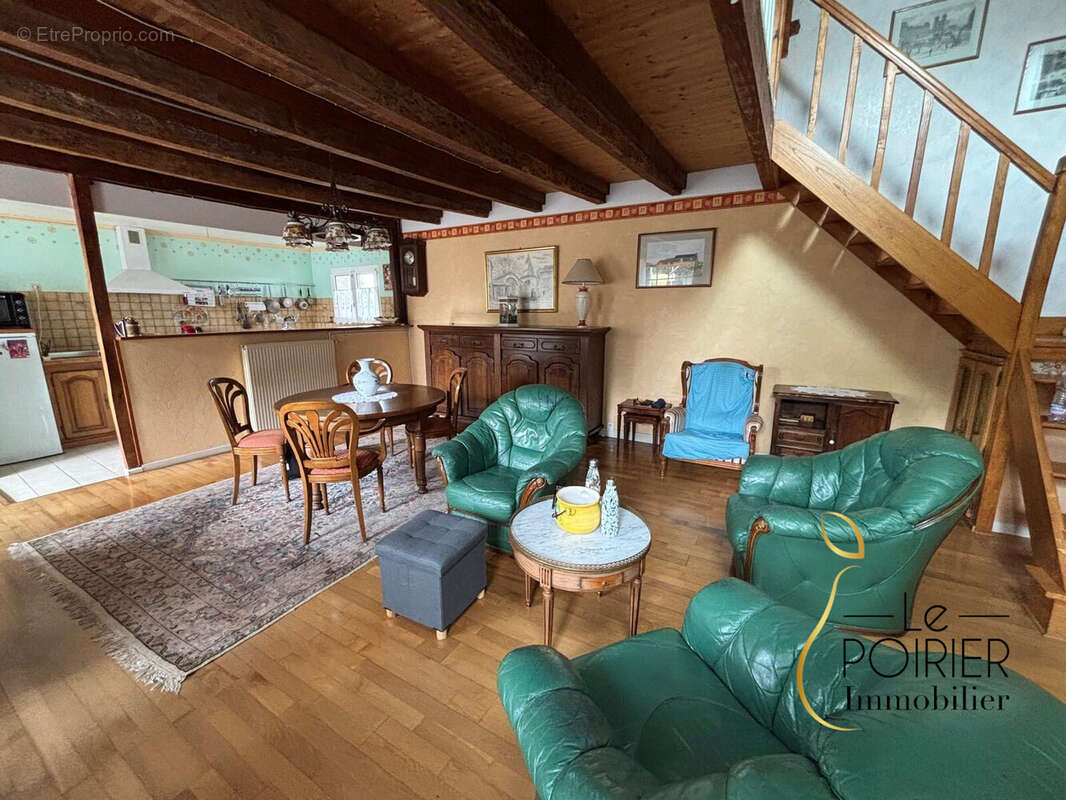 Maison 160 m² à Saint-Glen  - photo 4
