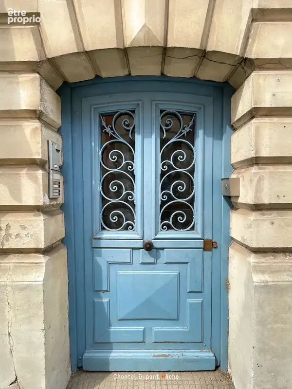 CHARTRES COEUR DE VILLE - Très bel appartement entièrement rénové dans un immeuble ancien - photo 12