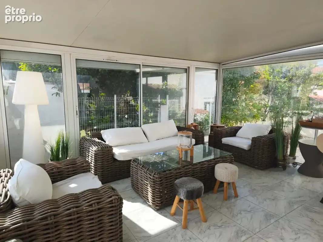 Clai­ra   maison 3 faces avec piscine sur terrain de 557 m2 - photo 3