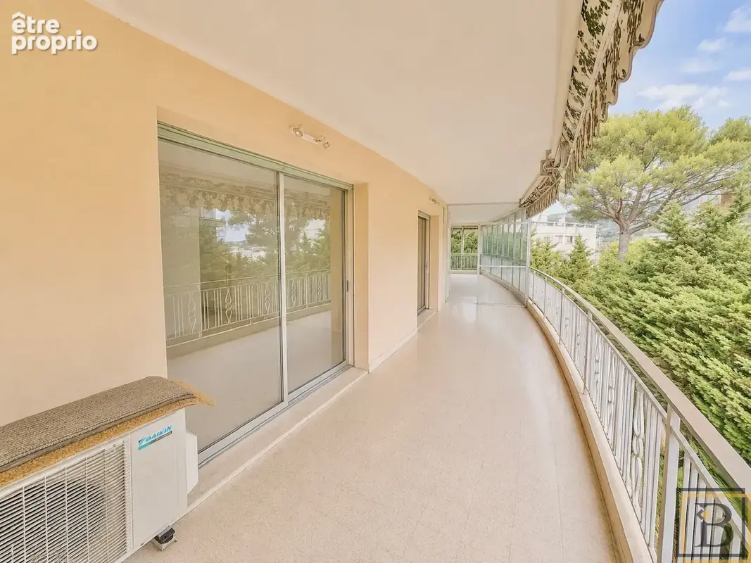 Résidence sécurisée - vaste 5 pièces de 140 m2 avec terrasse 40 m2 - photo 2