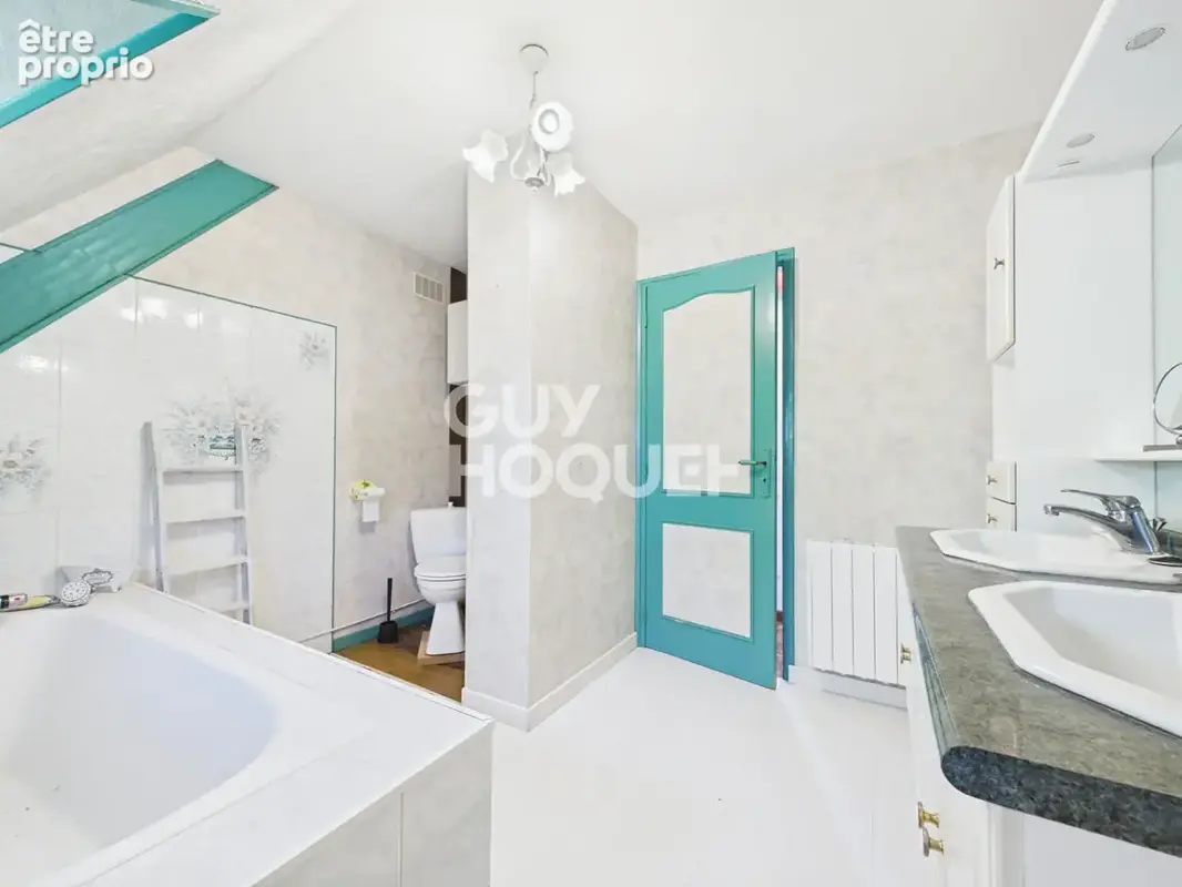 LA SAUSSAYE - Maison de 112 m², 3 chambres + bureau, terrain de 758 m² avec cheminée et poutres apparentes - photo 8