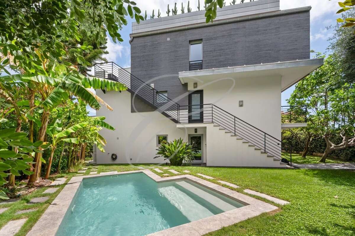 Maison à ROQUEBRUNE-CAP-MARTIN