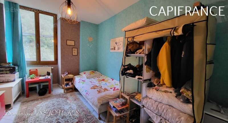 Maison à SAINT-SAUVEUR-DE-MONTAGUT