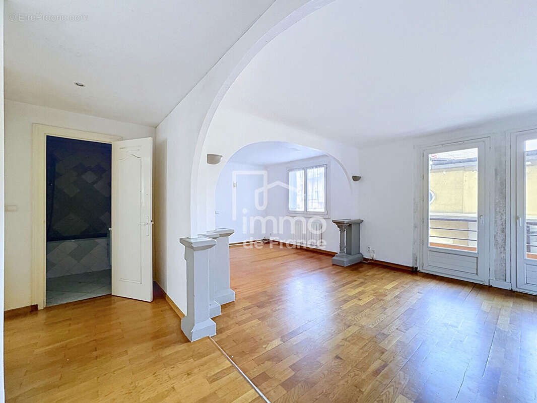 Appartement à BELLEGARDE-SUR-VALSERINE