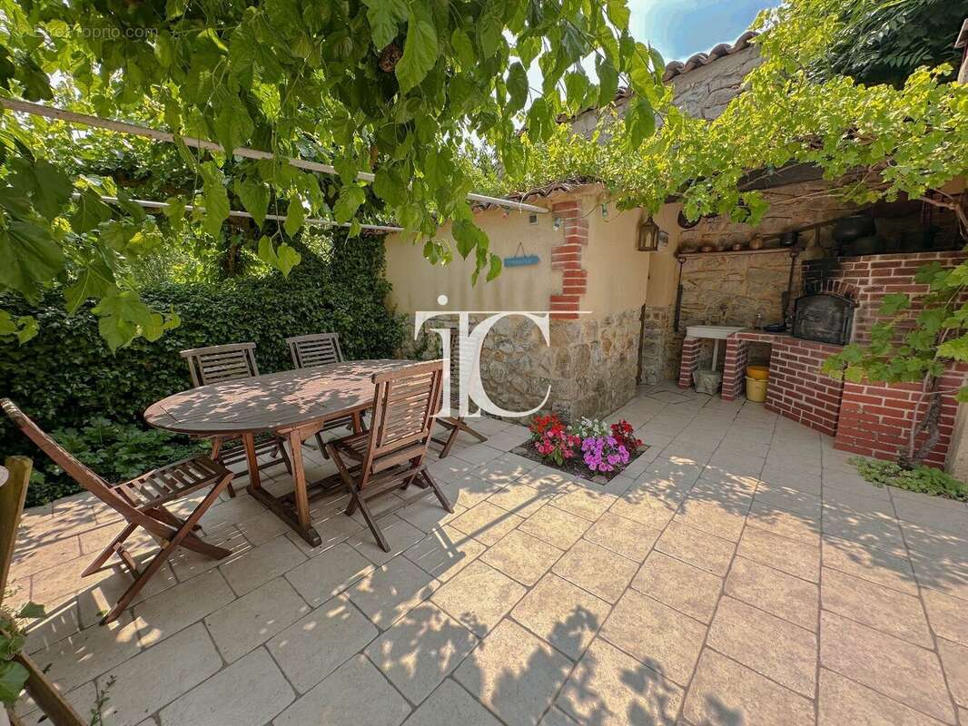 Maison à SAINT-PAUL-LE-JEUNE