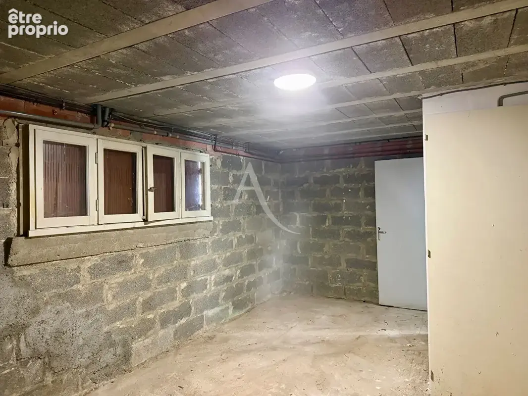 ROCHEFORT : Maison familiale 4 chambres avec jardin, garage et fort potentiel - photo 4