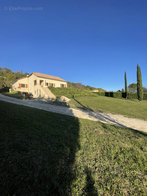 Maison à CASTELNAU-MONTRATIER