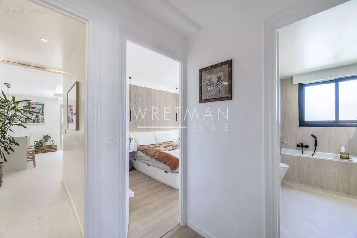 Appartement à SAINT-LAURENT-DU-VAR