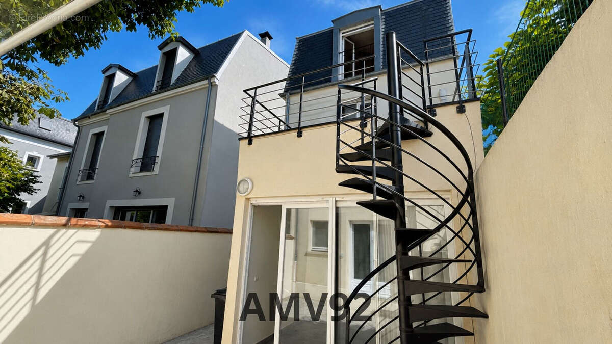 Maison à LA GARENNE-COLOMBES