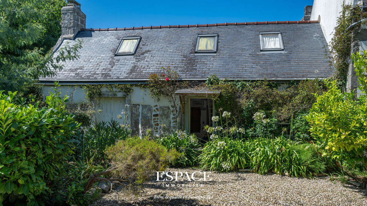 A vendre à Trégunc près des plages - charme breton - pierres anciennes et jardin paysager de 4 320 m² - photo 4