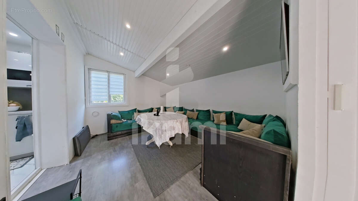 Maison à GILLY-SUR-ISERE