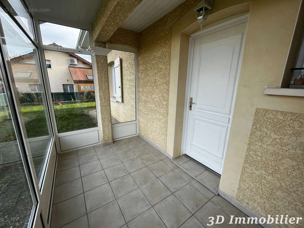 Maison 130 m² à Douvaine  - photo 4