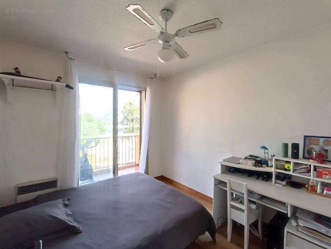 Appartement à SAINT-LAURENT-DU-VAR