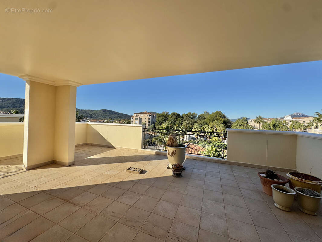 Appartement à HYERES