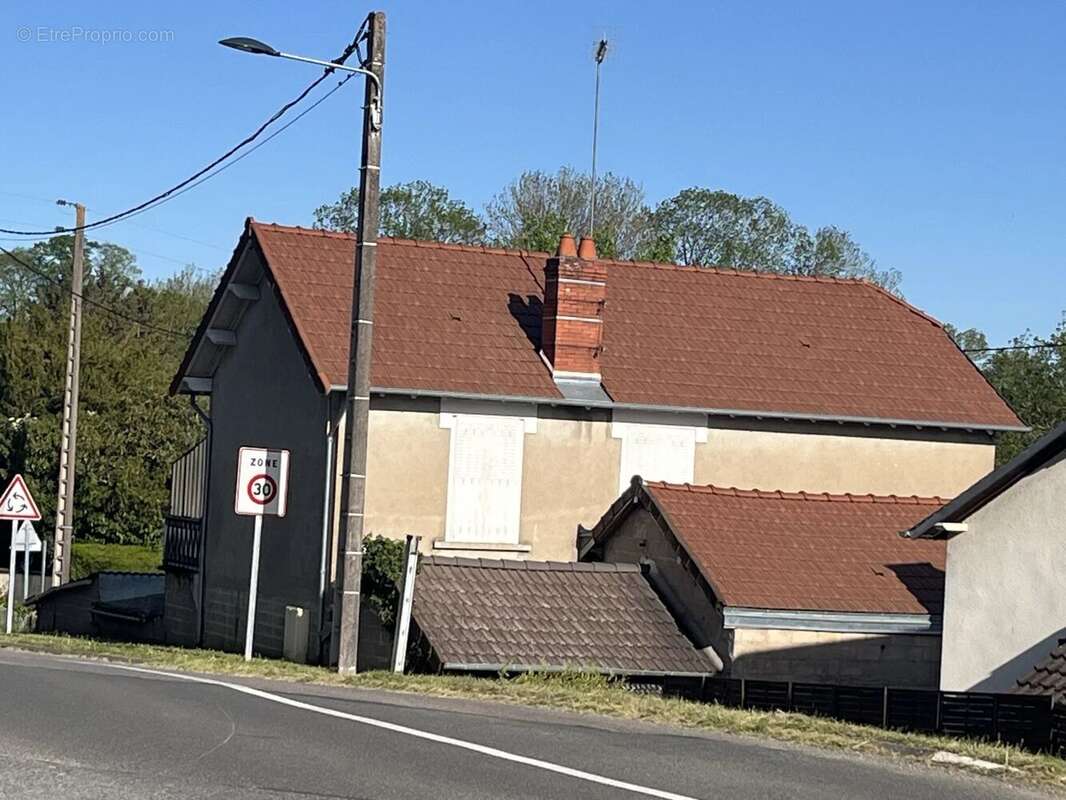 Maison à JOUET-SUR-L'AUBOIS