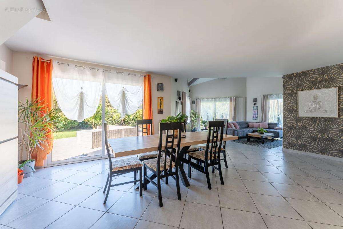 Maison à GUJAN-MESTRAS