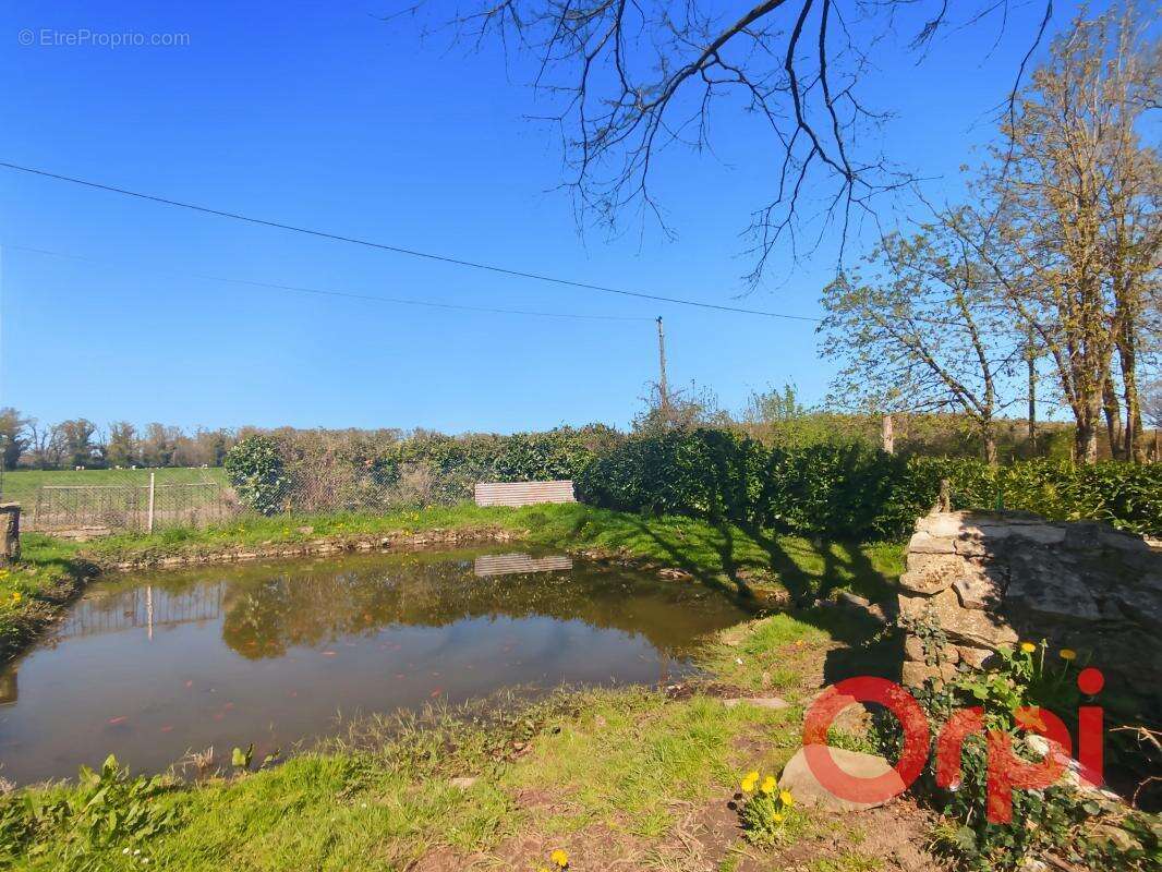 Maison à ISLE-ET-BARDAIS