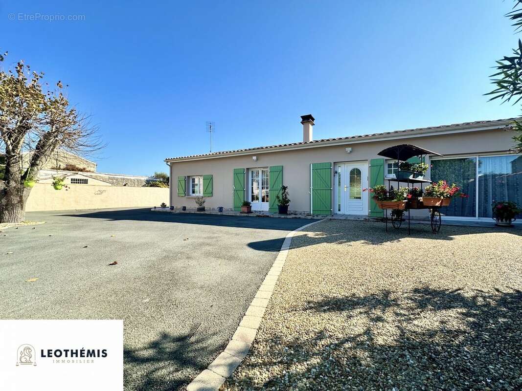 Maison à BOURCEFRANC-LE-CHAPUS