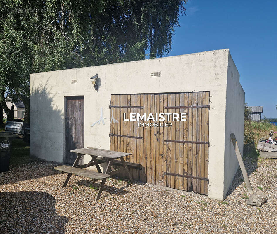 Maison à LES TROIS-PIERRES