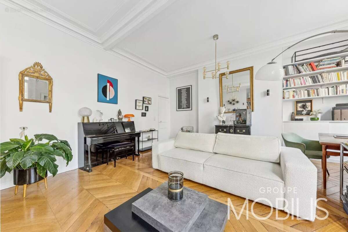 Appartement à PARIS-1E