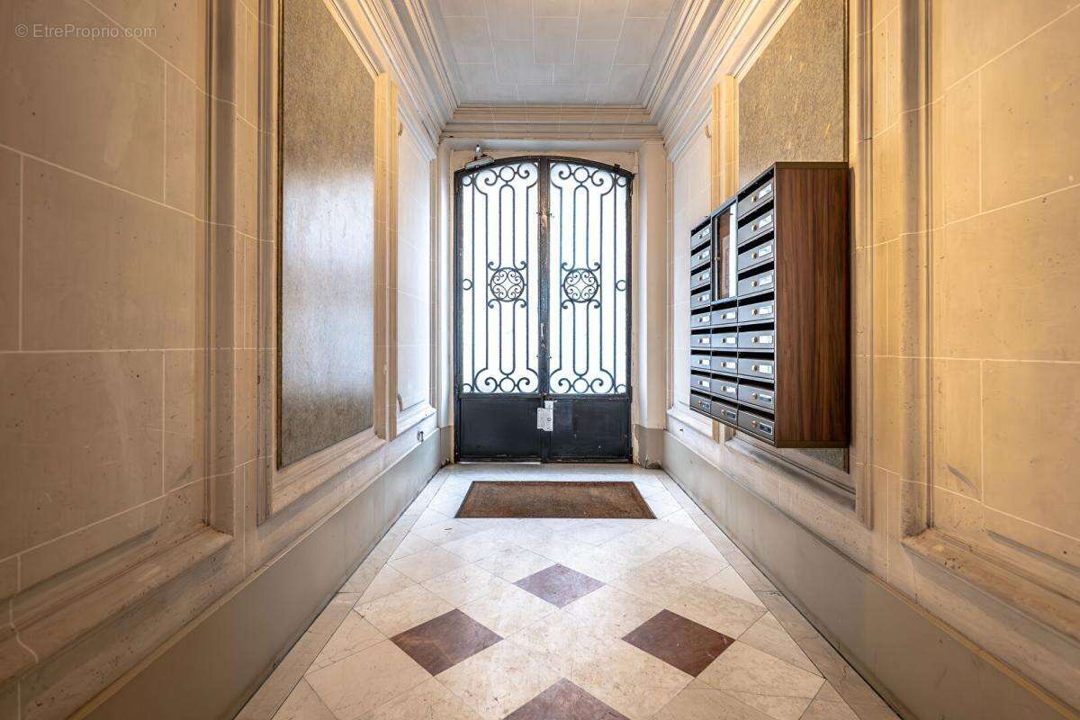 Appartement à PARIS-19E