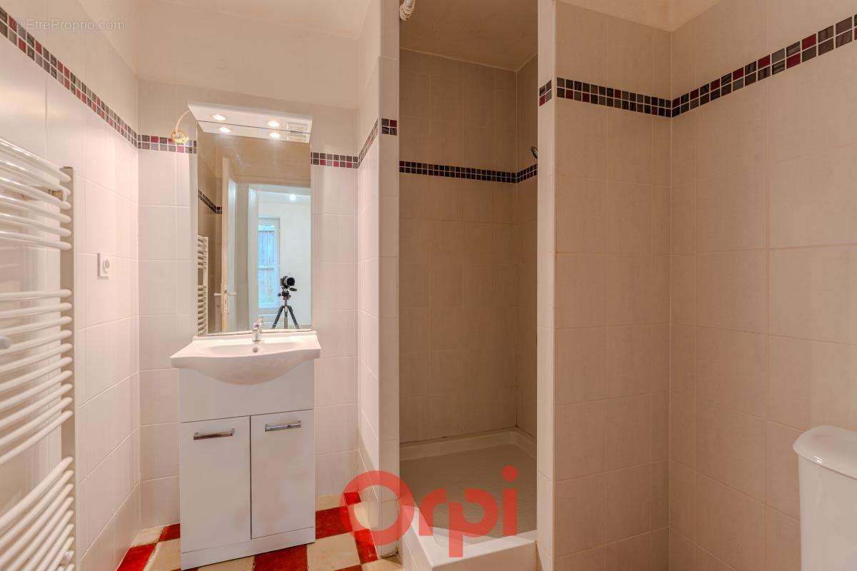 Appartement à ALBA-LA-ROMAINE