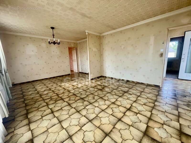 Maison à SAINT-LEU-D&#039;ESSERENT