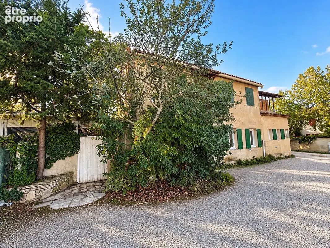 À VENDRE - Ensemble immobilier avec local commercial et habitation - Les Milles (13290) - photo 1