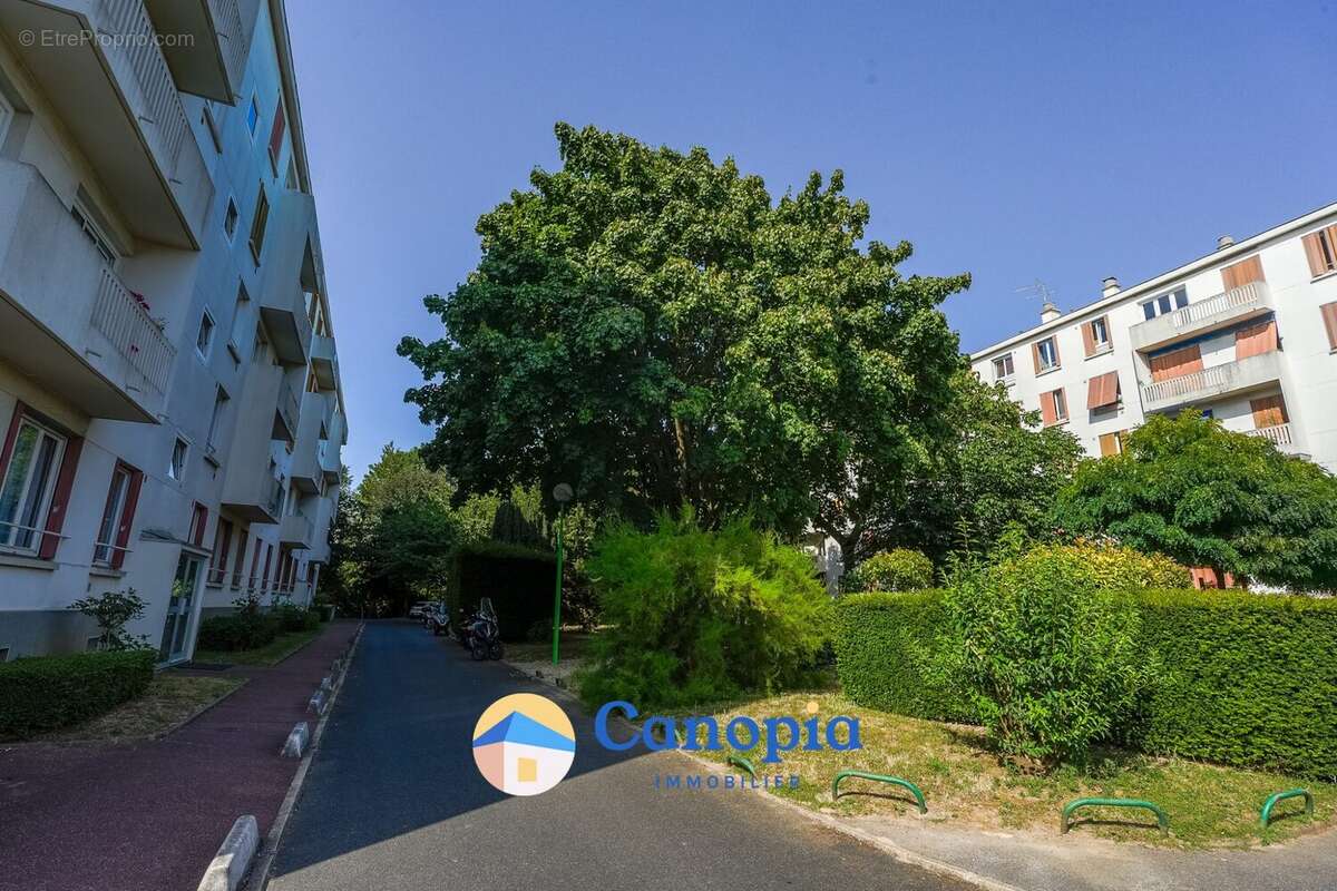 Appartement à L'HAY-LES-ROSES